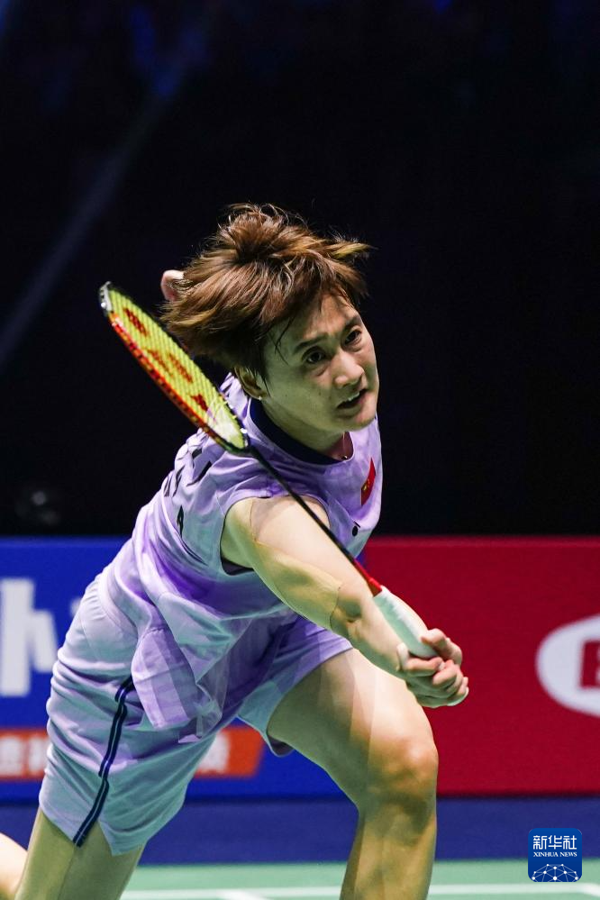 詹姆斯与他 詹姆斯与他