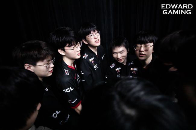 耀眼的年轻 耀眼的年轻