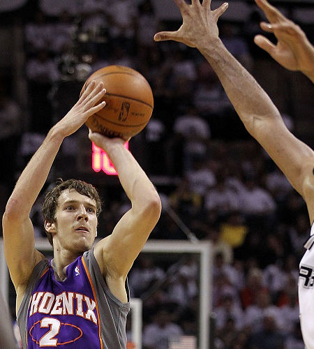 攻端表现突 攻端表现突